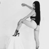 Sophie_tentationn's Offline Chat Room