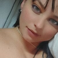 Moongoddess_Divina's Offline Chat Room