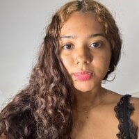 Zoeyy_101 webcam model