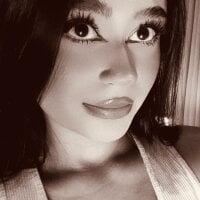 Evaa_Millss model avatar