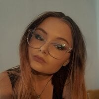Hazel_Moore18's Profile Pic