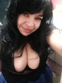 LinaLoverxs webcam model