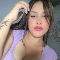 Nanahot23 model avatar