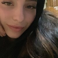 Larisaaageorgiana's Offline Chat Room