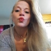 Bubbleblonde77's Profile Pic