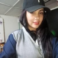 Kitty_Lola's Offline Chat Room