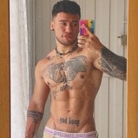 edging_ash's Offline Chat Room