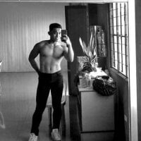 asian_moreno's Offline Chat Room