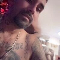 hornycouple818 avatar