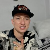 candy_and_darwinz3x's Offline Chat Room