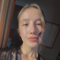 Arina_lovesss' Offline Chat Room