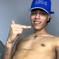 Frayhot777 webcam model