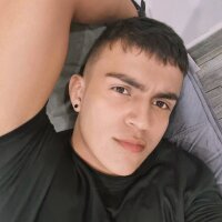 BrunoStunning's Offline Chat Room