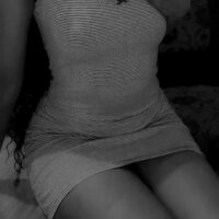 غرفة دردشة queeenie_ دون اتصال