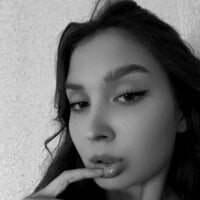 SullenVault Adlı Modelin Çevrimdışı Sohbet Odası