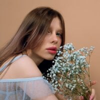 Whitemagnolia webcam model
