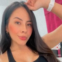 Karlaa-sweet's Offline Chat Room