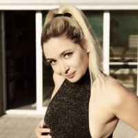 katrinalovevan Adlı Modelin Çevrimdışı Sohbet Odası