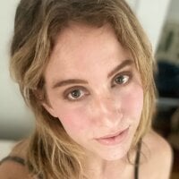 bekalikesit's Offline Chat Room