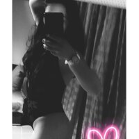 zoebelgium's Offline Chat Room