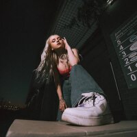 EricaMartina's Offline Chat Room