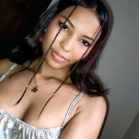 emely_13 model avatar