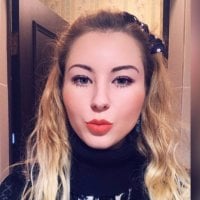 Karaamelka77's Offline Chat Room