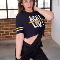 Loola_loveee webcam model