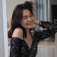 ELZA25 Adlı Modelin Çevrimdışı Sohbet Odası