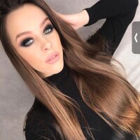 brunetteadel অফলাইন চ্যাট রুম