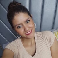 yara_milf webcam model