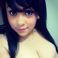 xelenagomez33's Profile Pic