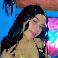 chiquisexxx005 webcam model