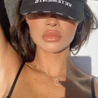 CUTE_FOXXX fully nude on webcam for live porn video chat