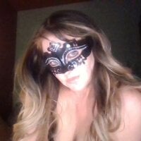 Pennelope37's Offline Chat Room