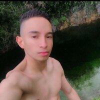 Smith_White01's Offline Chat Room