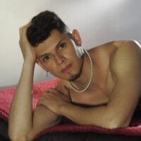 davilap_toyboy webcam model