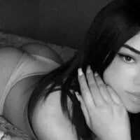 Lauraxy webcam model