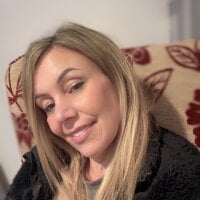 blondebitch2 webcam model