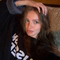 AnyaHolub webcam model