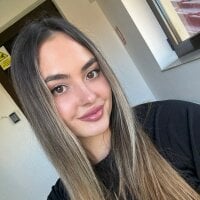 SerenLys webcam model