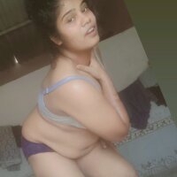 JphriyaaJuniqua1 webcam