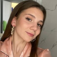 AgathaCox Adlı Modelin Çevrimdışı Sohbet Odası