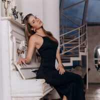 KissableKira webcam model