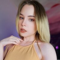 MonicaMur fully nude on webcam for live porn video chat