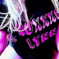 RoxxxiLynn's Offline Chat Room