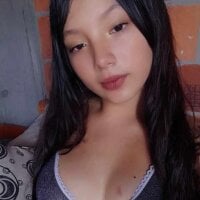 Rosse_Latin Adlı Modelin Çevrimdışı Sohbet Odası