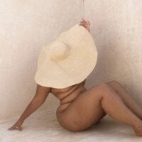 Reina_08 webcam model