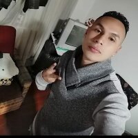 Sexhot-09's Offline Chat Room