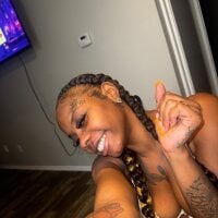 Caramel_Squirt64's Offline Chat Room